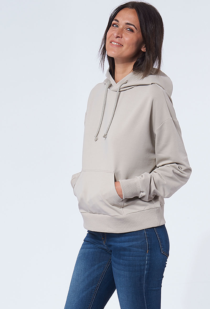Sweat à capuche hoodie made in France Sara sable femme de profil - FIL ROUGE