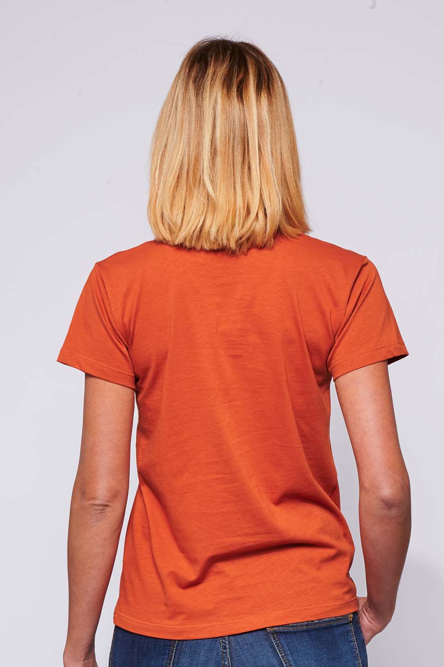 Tee-shirt made in France en coton bio BEATRICE brique femme de dos - FIL ROUGE