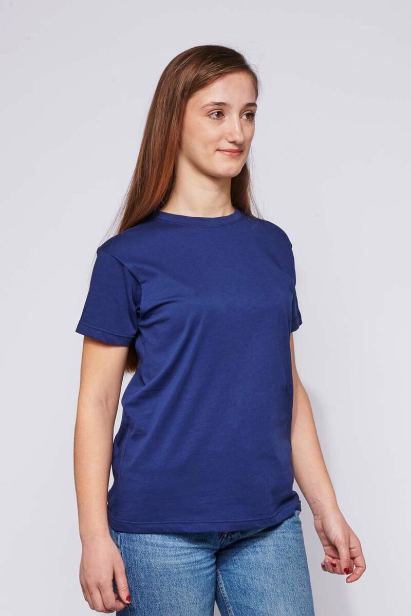 Tee-shirt made in France en coton bio BRIGITTE marine femme de profil - FIL ROUGE