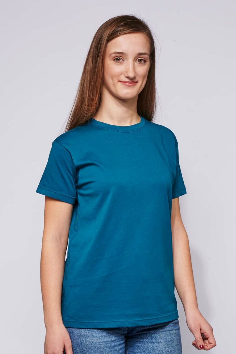Tee-shirt made in France en coton bio BRIGITTE pétrole femme de profil - FIL ROUGE