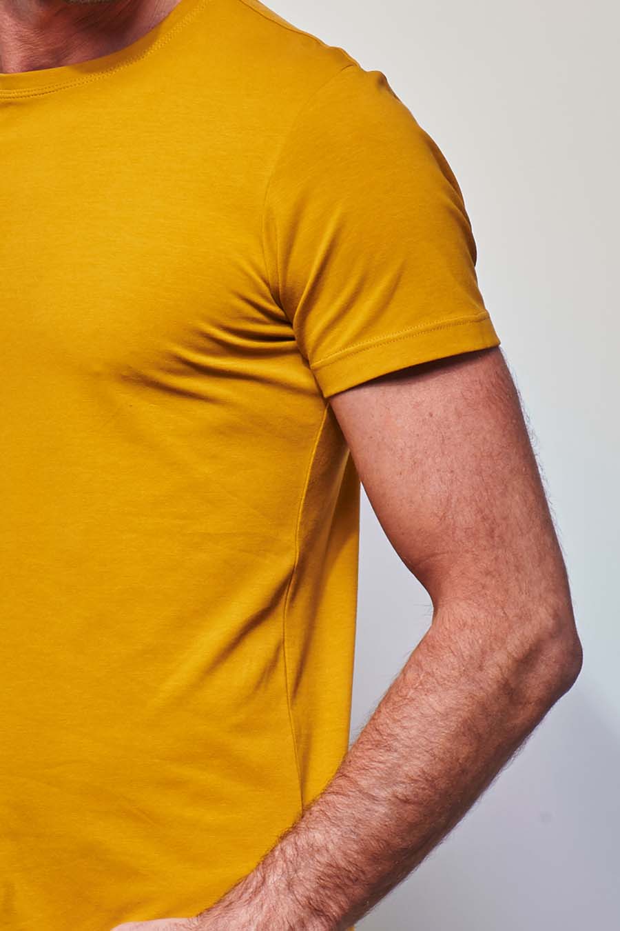 T-shirt ajusté Homme made in France en coton bio moutarde - Fil Rouge