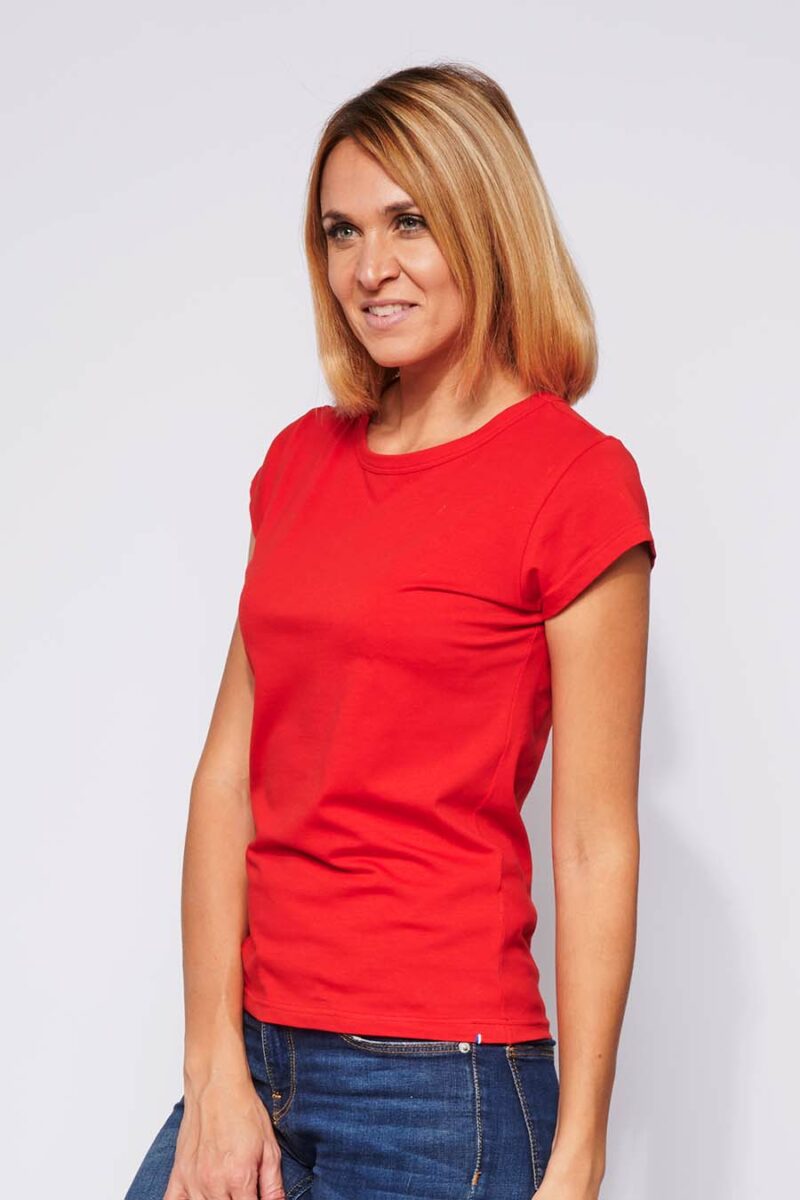 Tee-shirt made in France en coton bio LOUISON rouge femme de profil - FIL ROUGE